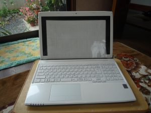 富士通LIFEBOOK AH42/S