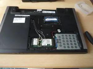 カバーを外した状態