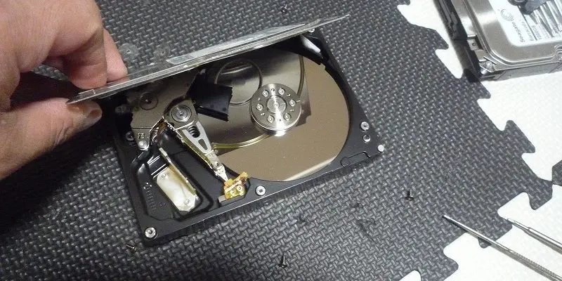 ハードディスク開封破壊