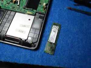 S-ATAm.2 SSDをはずす