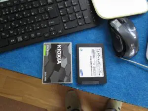 既存のSSDと新しく取り付けるSSD