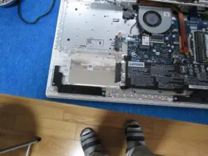 ハードディスクを外す