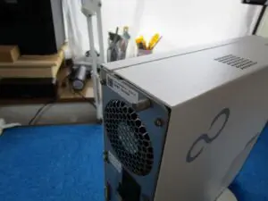 パソコン後ろの写真