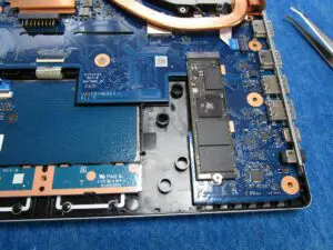 記録装置は、M.2 NVME SSDです。
