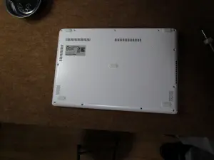 パソコンを裏にした状態