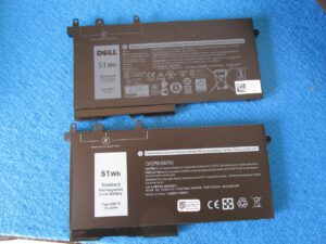 劣化した純正のバッテリーと互換性のバッテリー