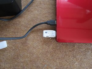 Windowsインストールメディアを挿す