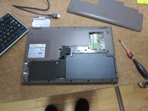 ハードディスクを取り出す
