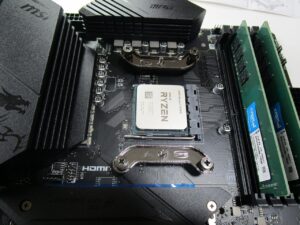 サイズRZ620クーラー取り付け架台完成