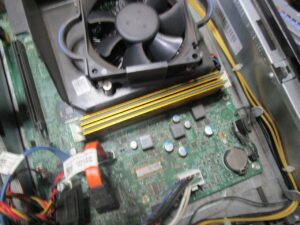 取り換え後は、4GB2枚挿しのデュアル構成です。