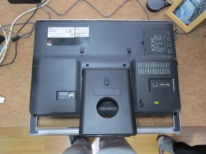 パソコンを裏側にした状態の写真
