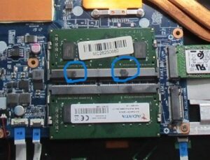 メモリー付近に水滴後あり