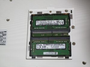 ４GB×２枚の １枚追加で計８GBの状態です。