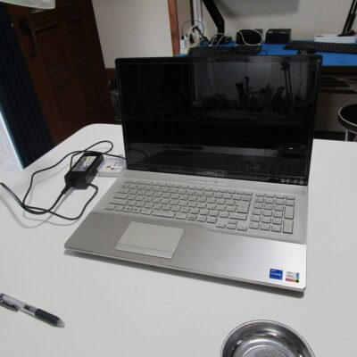 富士通 LIFEBOOK NH90/ H1