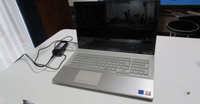 富士通 LIFEBOOK NH90/ H1