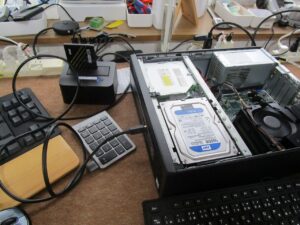 既存のハードディスクを取り出す